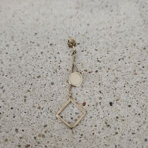 Elegant Gold Geometric Drop Earrings